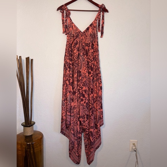 Lightweight, Adjustable jumpsuit - Picture 3 of 7